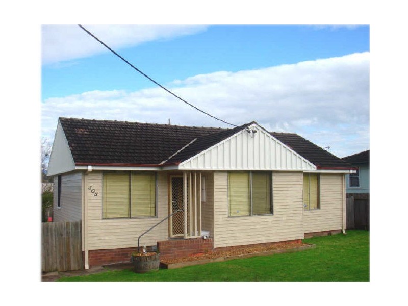 305 Northcliffe Drive, Berkeley NSW 2506