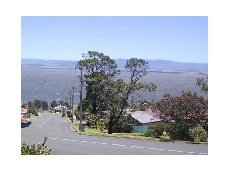 99 Lake Heights Road, Lake Heights NSW 2502