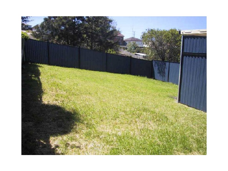 99 Lake Heights Road, Lake Heights NSW 2502