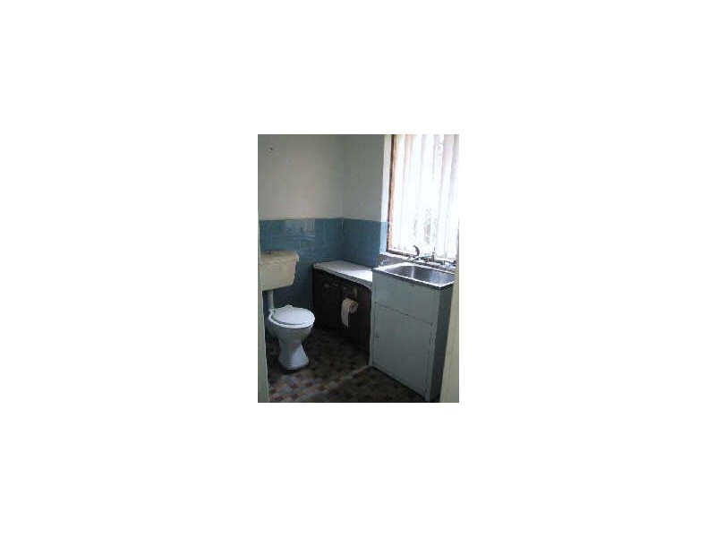 284 Northcliffe Drive, Lake Heights NSW 2502