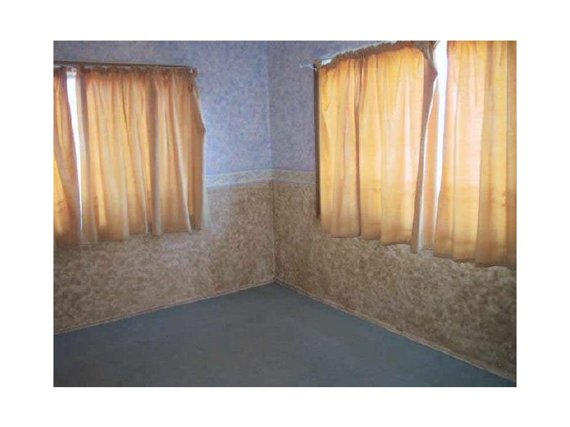 284 Northcliffe Drive, Lake Heights NSW 2502