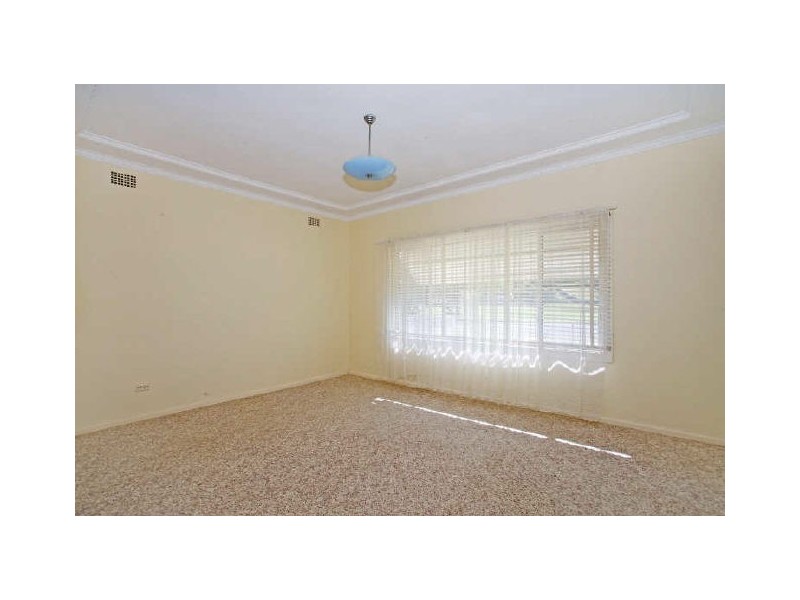 216 Lakeview Parade, Primbee NSW 2502