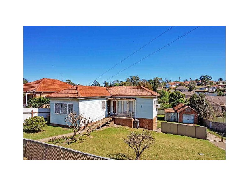 2 Hassan Street, Lake Heights NSW 2502