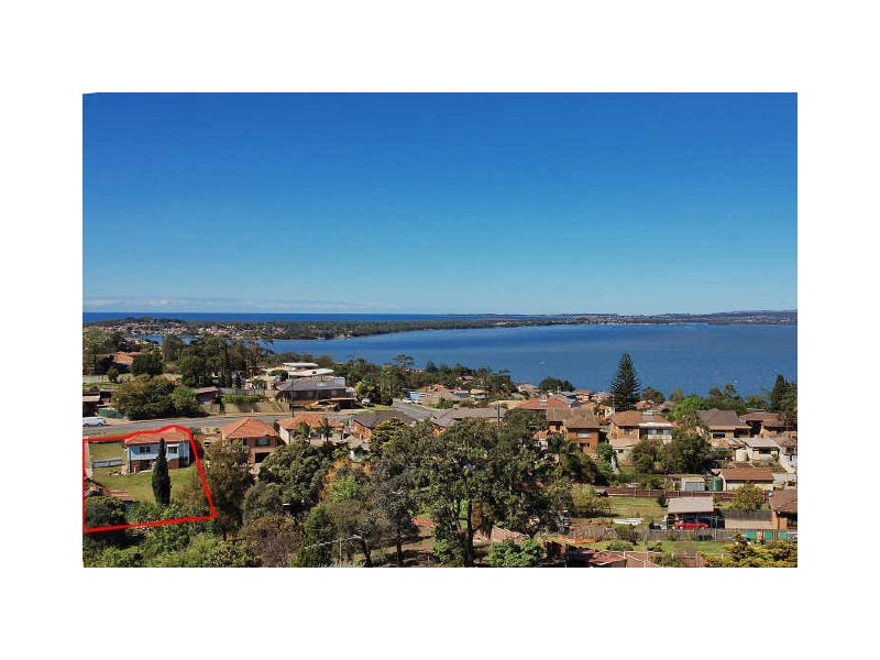 2 Hassan Street, Lake Heights NSW 2502