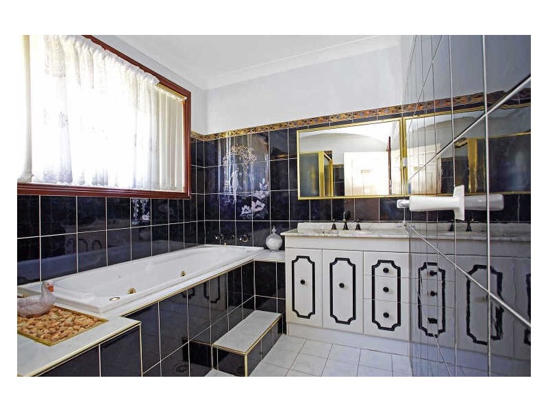 116 Vermont Rd, Warrawong NSW 2502
