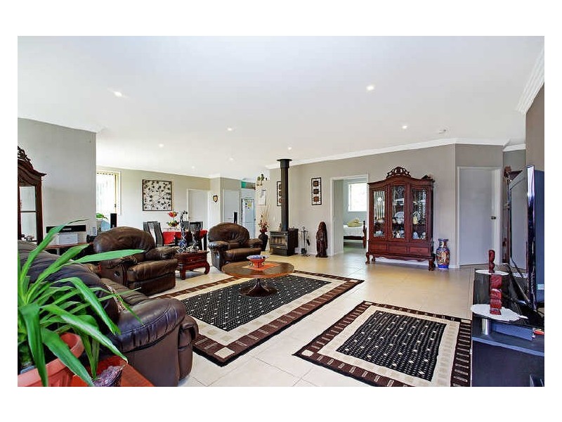 5 Trifecta Pl, Kembla Grange NSW 2526