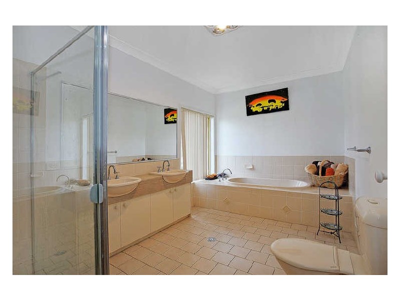 5 Trifecta Pl, Kembla Grange NSW 2526