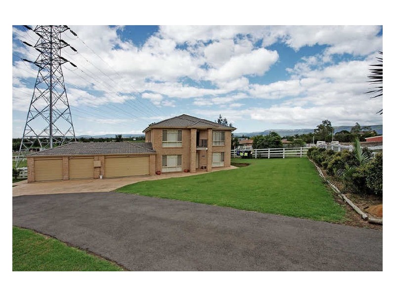 5 Trifecta Pl, Kembla Grange NSW 2526
