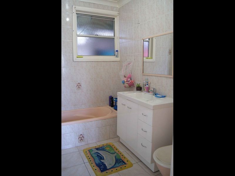 57 Lake Avenue, Cringila NSW 2502