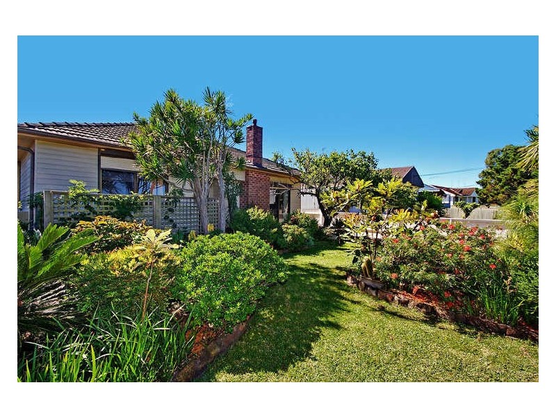 32 Barnes Street, Berkeley NSW 2506