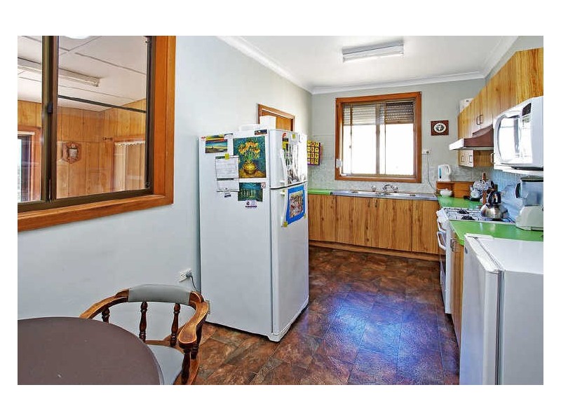 32 Barnes Street, Berkeley NSW 2506