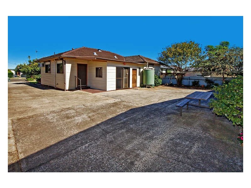 32 Barnes Street, Berkeley NSW 2506