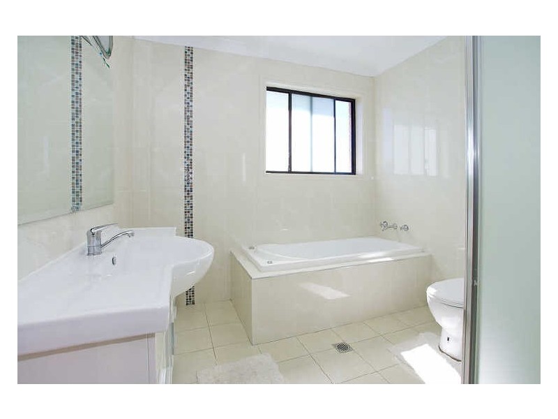 9 Aitken Place, Lake Heights NSW 2502