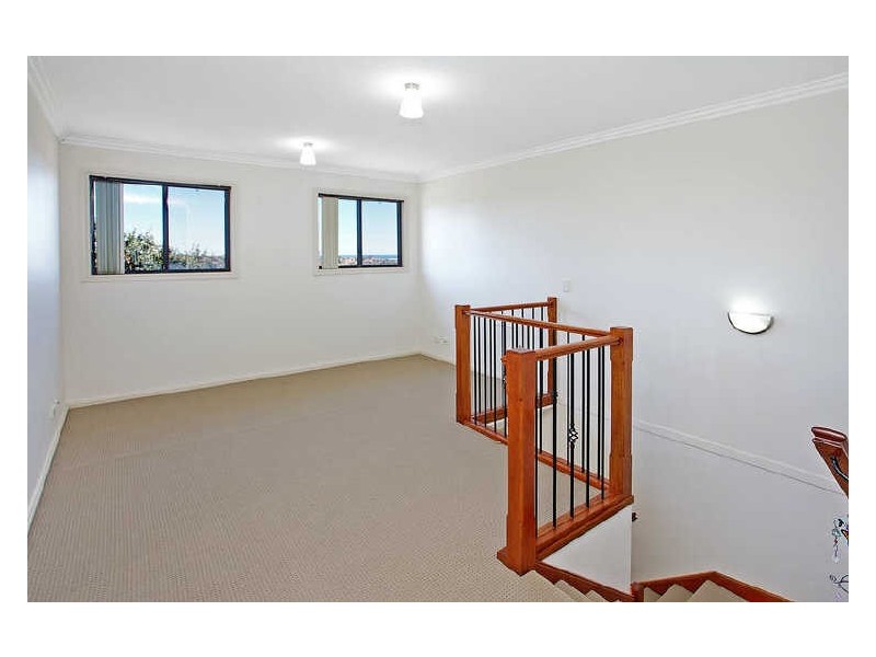 9 Aitken Place, Lake Heights NSW 2502