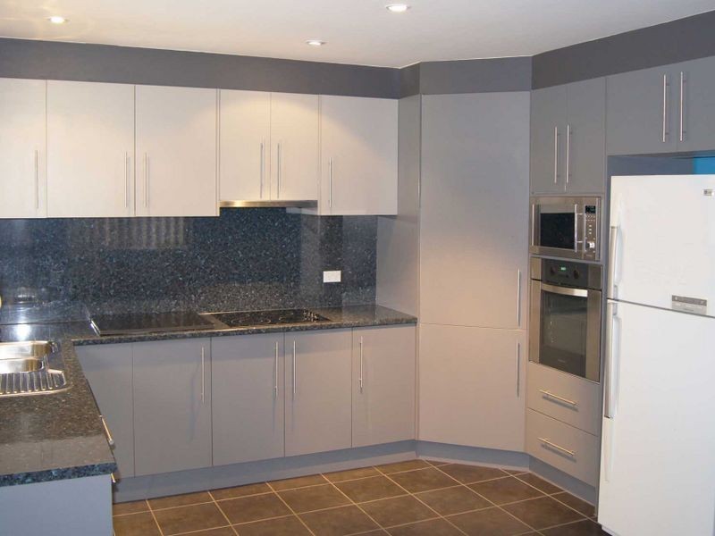 1 Anna Avenue, Lake Heights NSW 2502