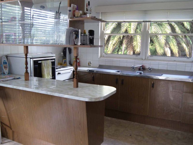 149 Northcliffe Drive, Lake Heights NSW 2502