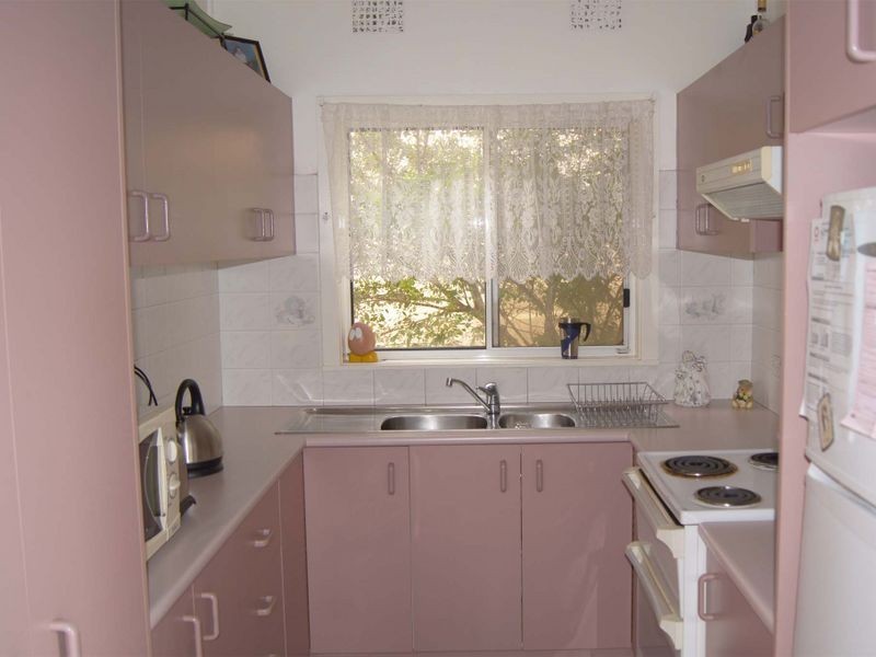 27 Lake Heights Road, Lake Heights NSW 2502