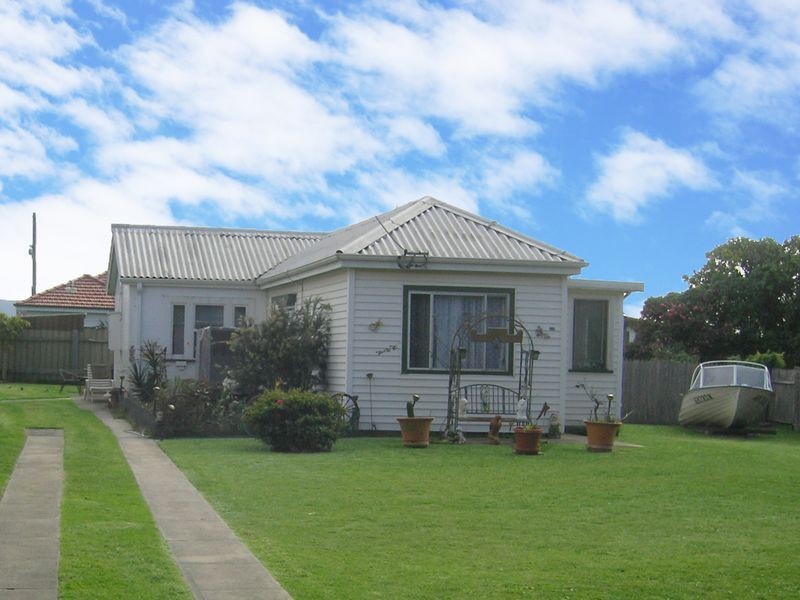 18 Illowra Crescent, Primbee NSW 2502