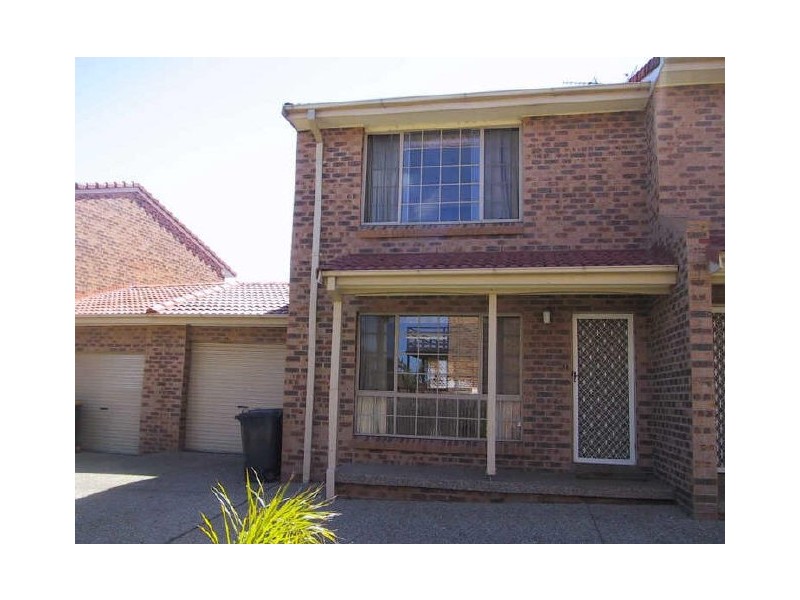 2/45 Surfside Drive, Port Kembla NSW 2505