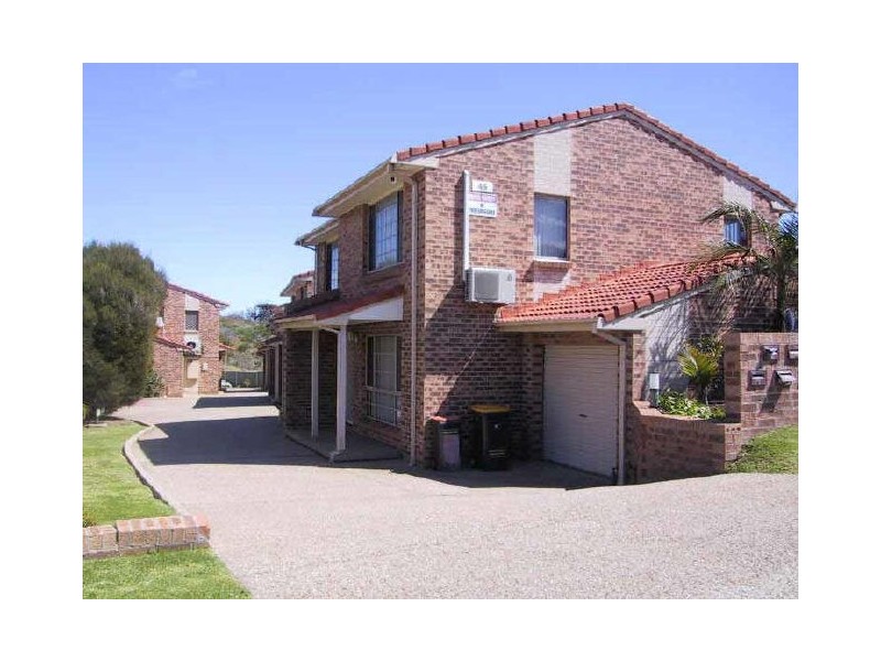 2/45 Surfside Drive, Port Kembla NSW 2505