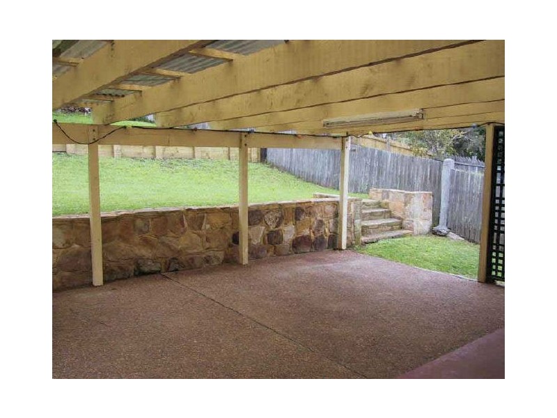 380 Northcliffe Drive, Lake Heights NSW 2502