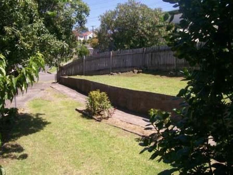 27 Monteith Street, Cringila NSW 2502