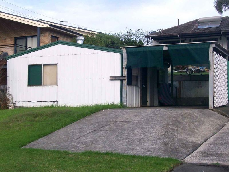 2/21 Lakeview Parade, Primbee NSW 2502