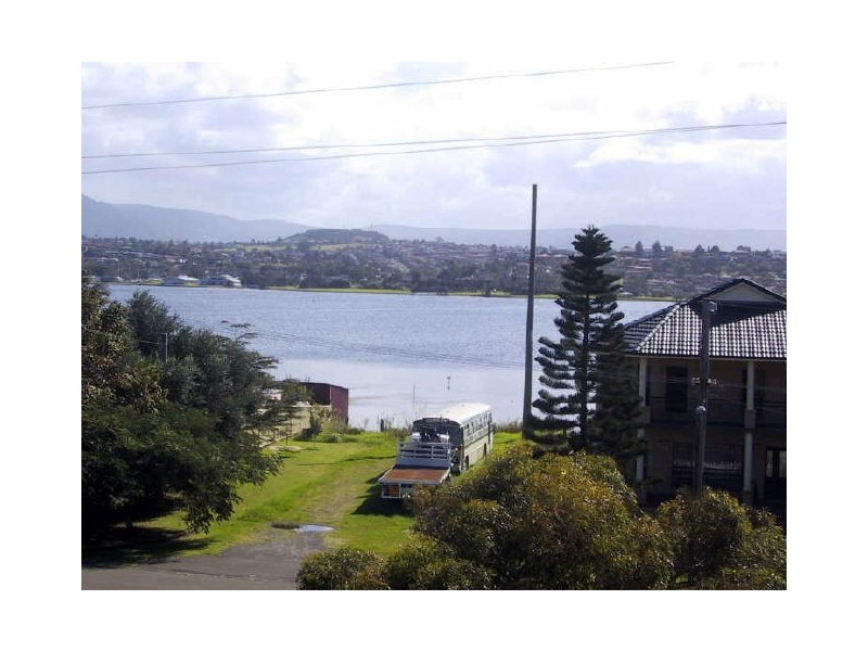 37 Lakeview Parade, Primbee NSW 2502