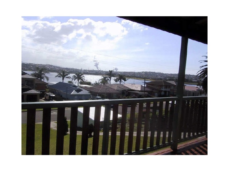 37 Lakeview Parade, Primbee NSW 2502
