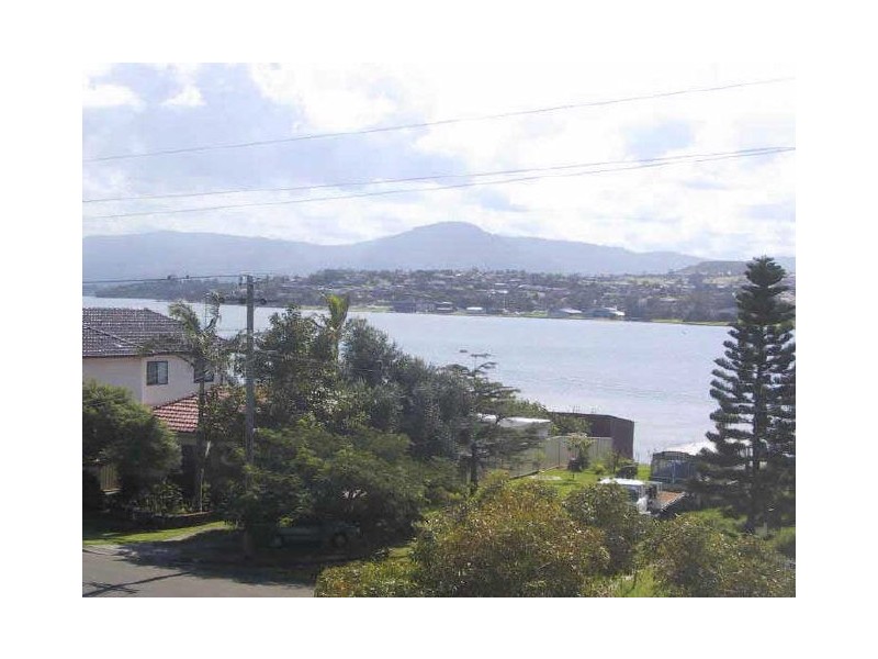 37 Lakeview Parade, Primbee NSW 2502