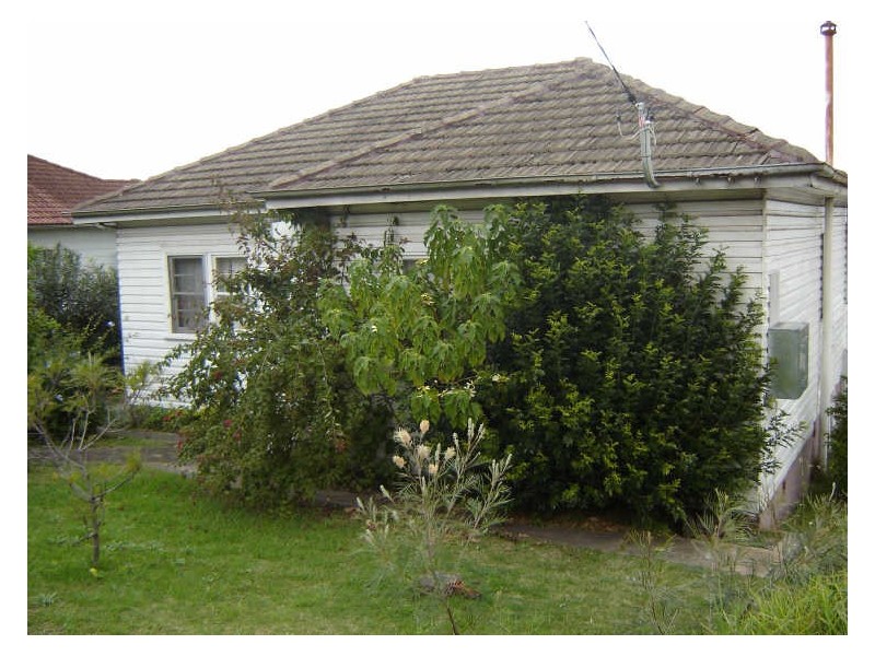 37 Northcliffe Drive,, Lake Heights NSW 2502