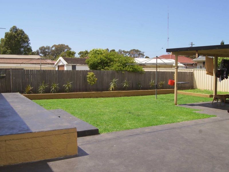 23 Barnes Street, Berkeley NSW 2506