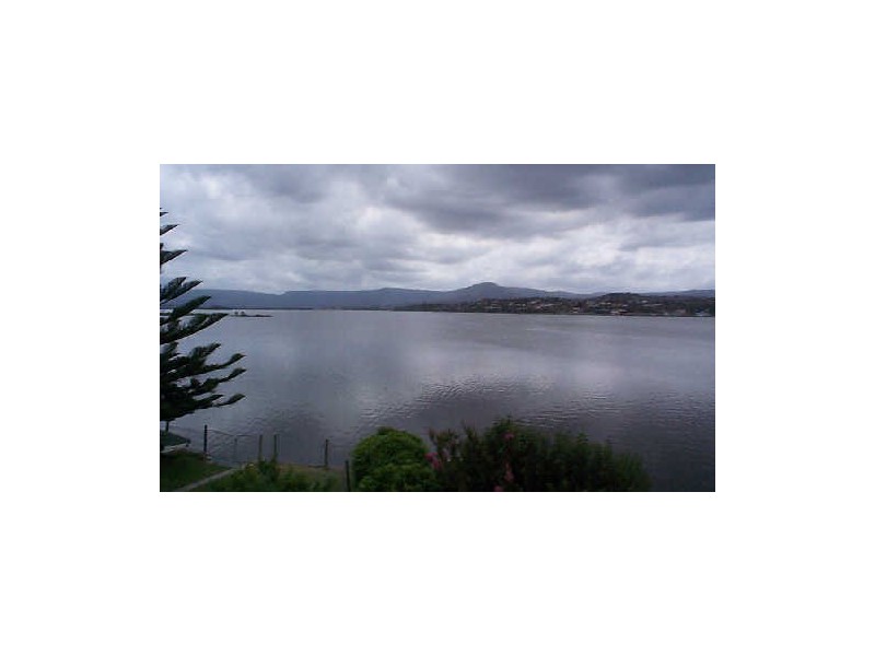 98 Lakeview Parade, Primbee NSW 2502