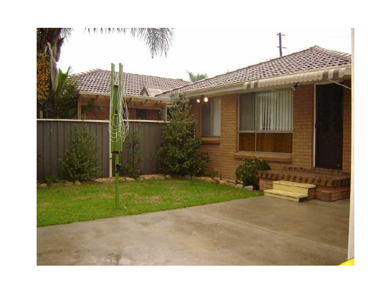 2/232 Windang Road, Windang NSW 2528