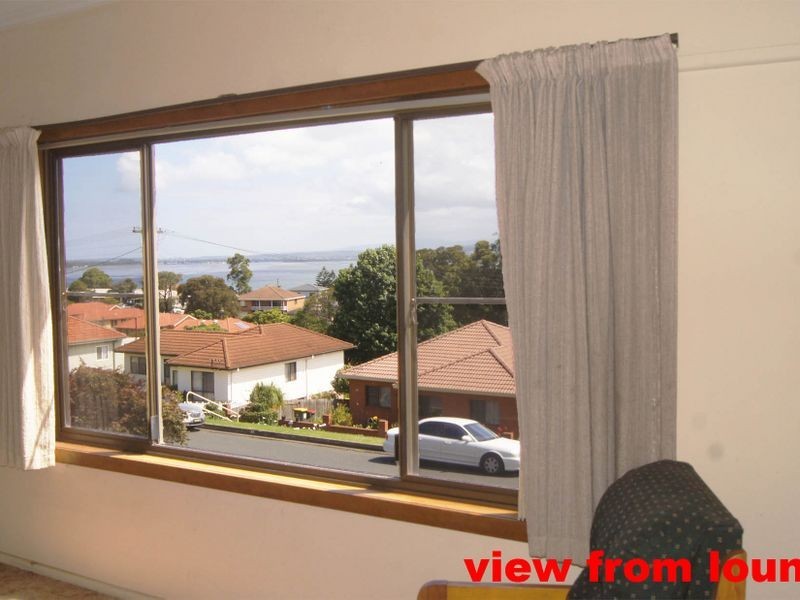 22 Gloria Crescent, Lake Heights NSW 2502