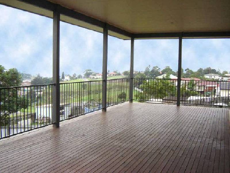 255 Flagstaff Road, Lake Heights NSW 2502