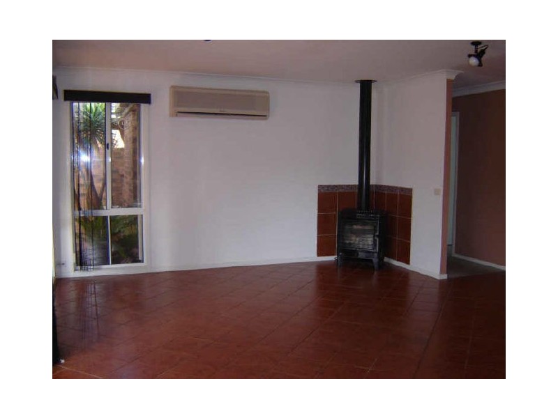31 Taminga Crescent, Cordeaux Heights NSW 2526