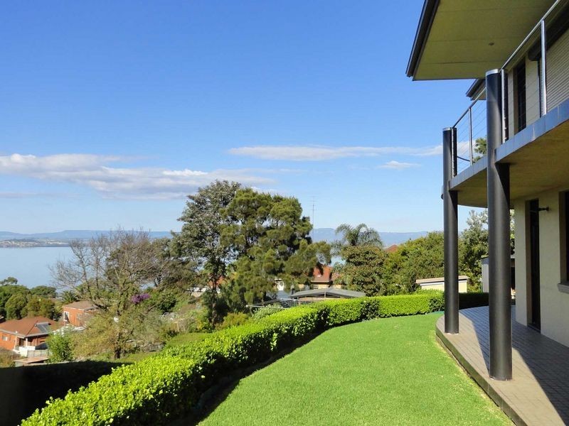 16 Buena Vista Avenue, Lake Heights NSW 2502