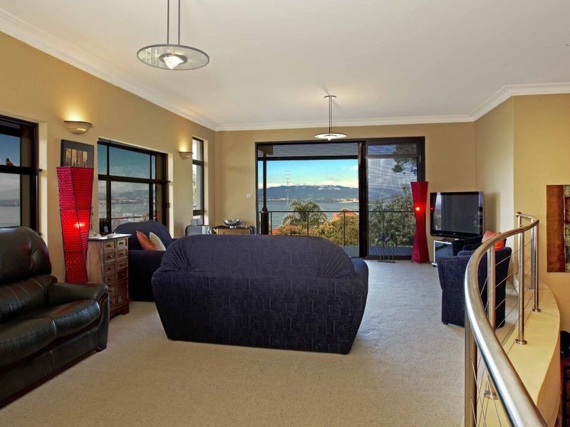 16 Buena Vista Avenue, Lake Heights NSW 2502