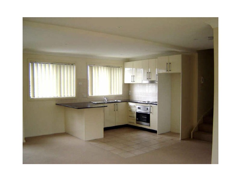 4/6-8 Melinda Grove, Lake Heights NSW 2502