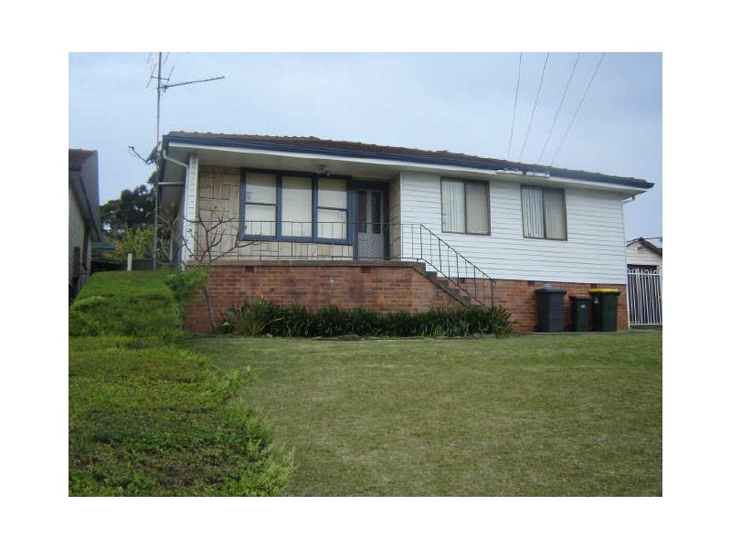 19 Goolana, Berkeley NSW 2506