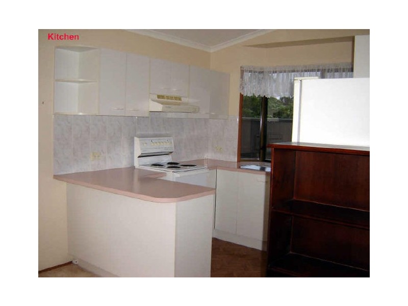 2/14 Arnold Crescent, Lake Heights NSW 2502