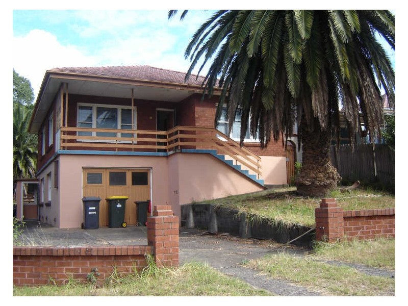 149 Northcliffe Drive, Lake Heights NSW 2502