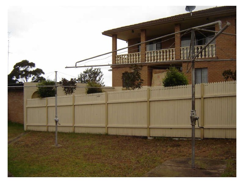 1/3 Gordon Street, Lake Heights NSW 2502