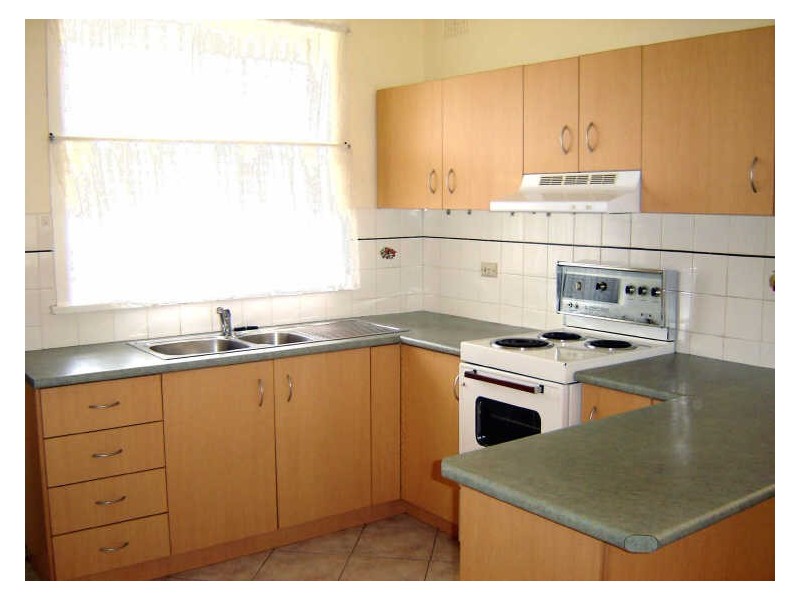 256 Flagstaff Road, Lake Heights NSW 2502