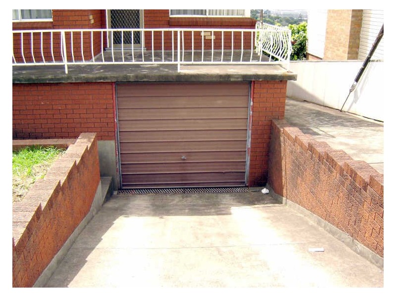 256 Flagstaff Road, Lake Heights NSW 2502