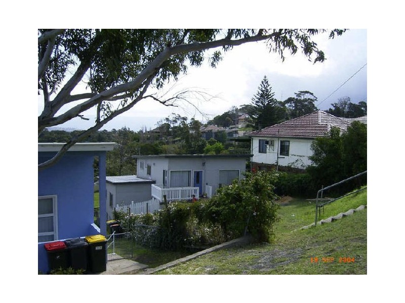 100 Lake Heights Road, Lake Heights NSW 2502