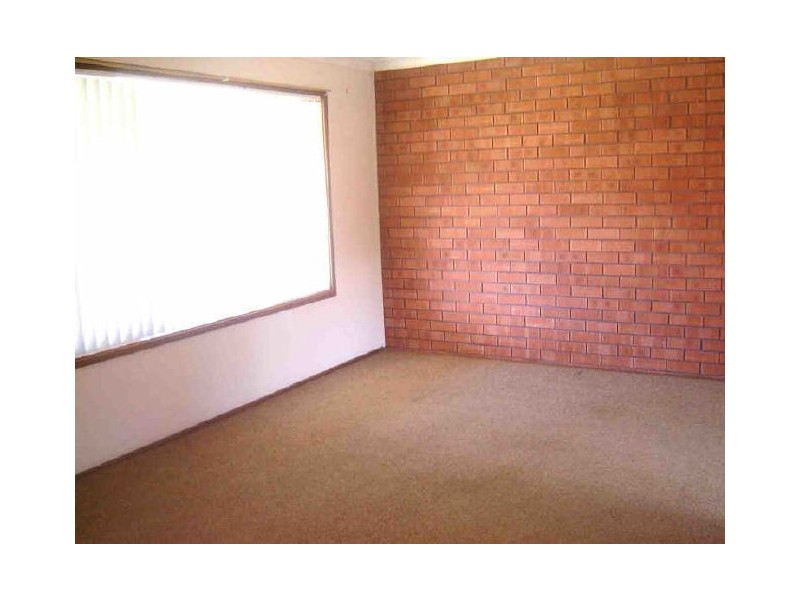 1/35 Chisholm Road, Lake Heights NSW 2502