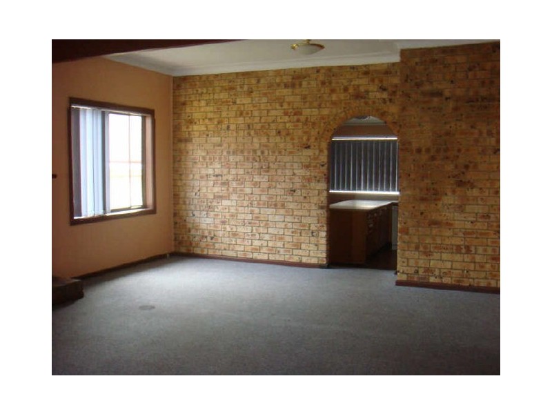 1/36 Mirrabooka Road, Lake Heights NSW 2502