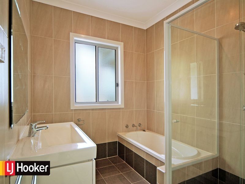 278 Northcliffe Drive, Lake Heights NSW 2502